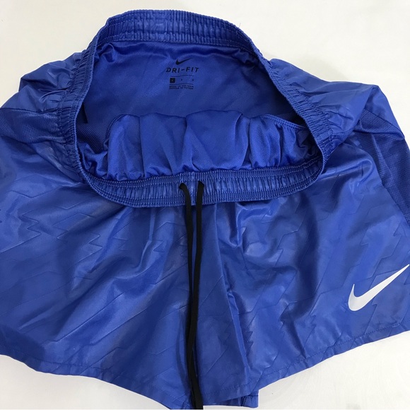 Nike | Blue Textured Shorts with pockets.  Size Large - Picture 9 of 13